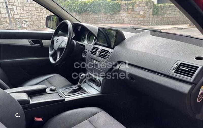 Usado Mercedes C320 Avantgarde 224 CV (164 kW) 2007 Granate Berlina