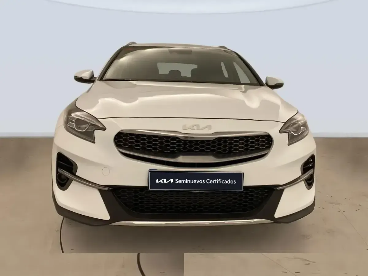 Usado Kia XCeed 120 HP (88 kW) 2022 Branco SUV