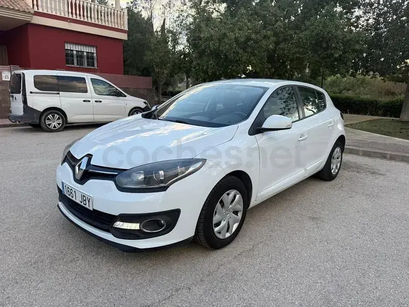Usado Renault Mégane Bose Edition 110 CV (80 kW) 2015 Blanco Berlina