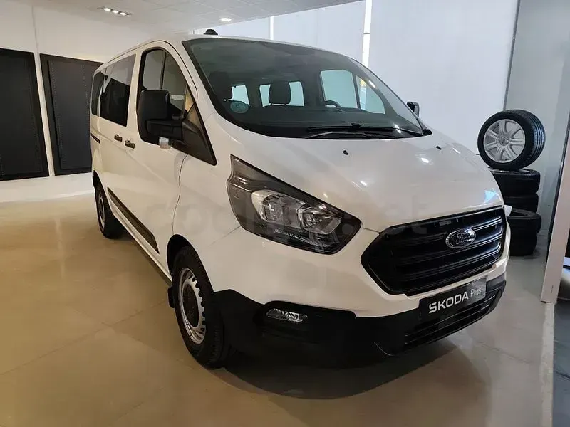 Usado Ford Tourneo Trend 105 CV (77 kW) 2021 Blanco Monovolumen