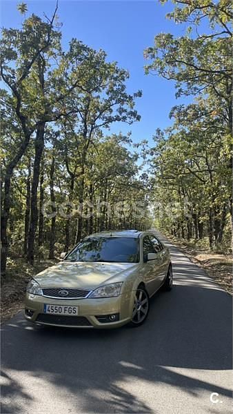 Usado Ford Mondeo Trend 155 CV (114 kW) 2006 Beige Berlina