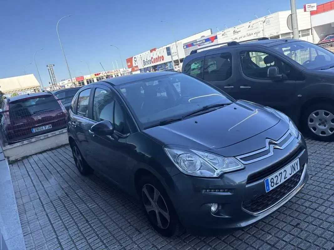 Usado Citroën C3 Feel 99 CV (72 kW) 2016 Plateado Utilitario