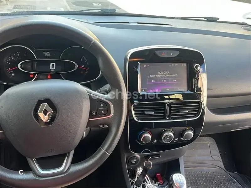Usado Renault Clio IV LIMITED 90 CV (66 kW) 2018 Blanco Berlina