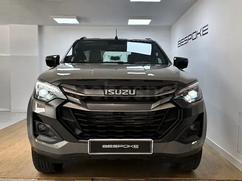 Nuevo Isuzu D-Max 163 CV (119 kW) 2026 Gris / plata Pickup/Camioneta