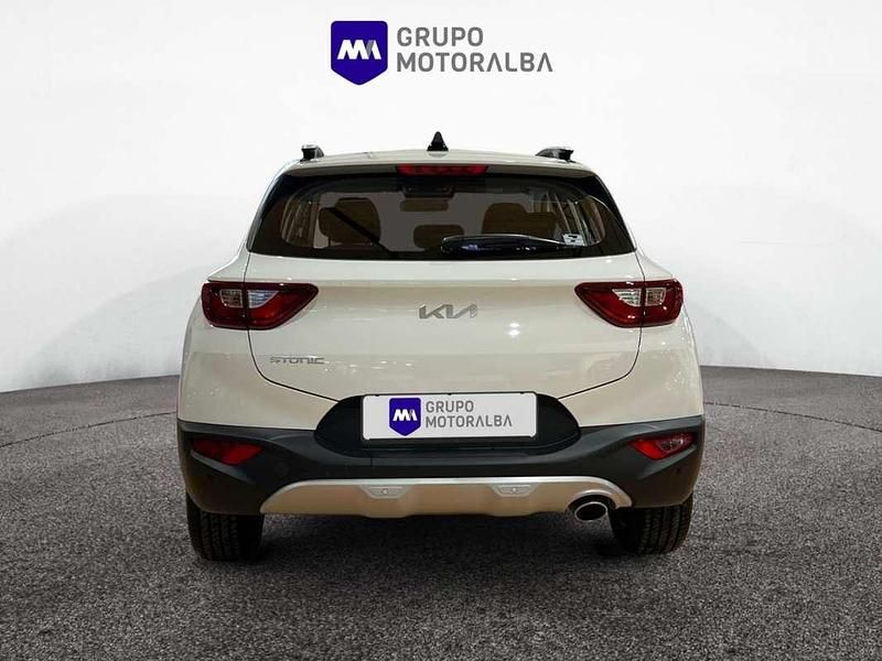 Usado Kia Stonic 79 CV (58 kW) 2024 Blanco SUV