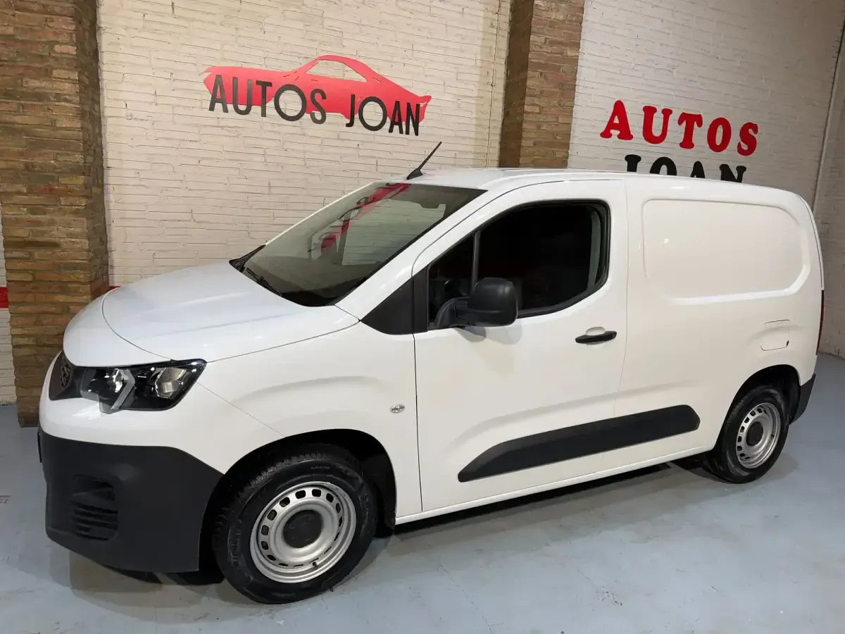 Usado Peugeot Partner S 100 CV (73 kW) 2021 Blanco Monovolumen