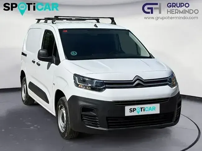 Usado Citroën Berlingo 100 CV (73 kW) 2021 Blanco Monovolumen