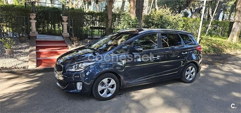 Usado Kia Carens 115 CV (84 kW) 2013 Azul Monovolumen