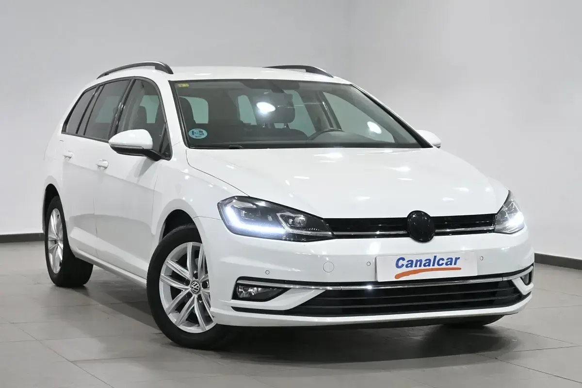 Usado VW Golf VII Advance 115 CV (84 kW) 2018 Blanco Familiar