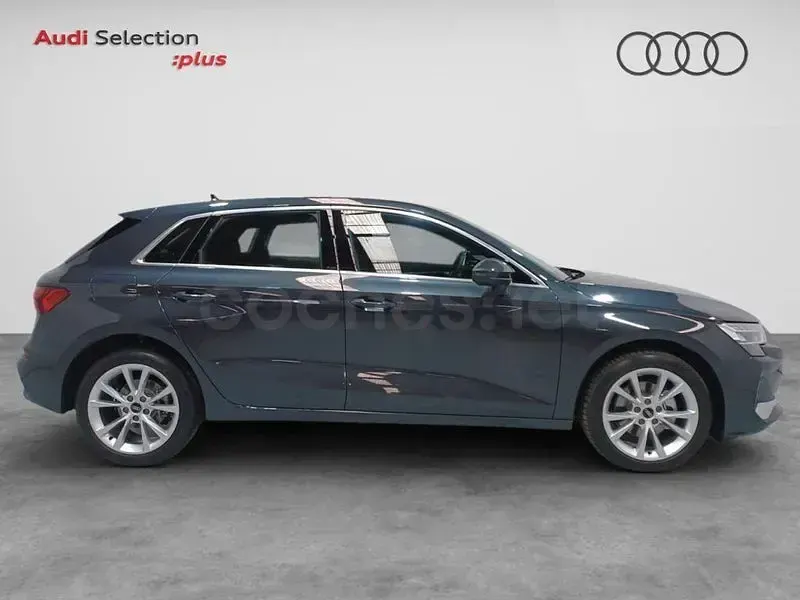 Usado Audi A3 Advanced 150 CV (110 kW) 2026 Gris / plata Berlina