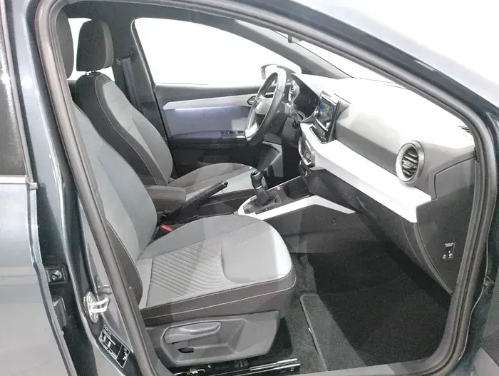 Usado Seat Ibiza XCELLENCE 115 CV (84 kW) 2025 Gris Utilitario