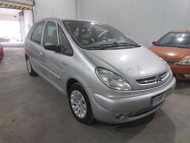 Usado Citroën Xsara Picasso Exclusive 117 CV (86 kW) 2004 Gris / plata Monovolumen