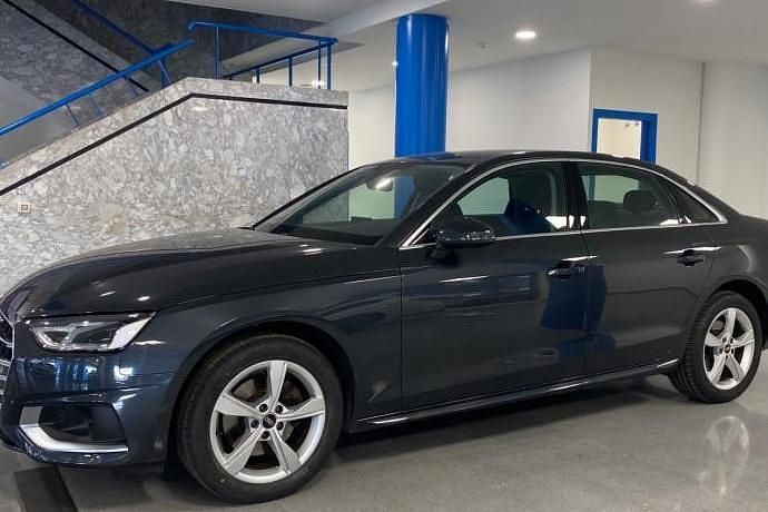 Usado Audi A4 Advanced Plus 163 CV (119 kW) 2020 Gris Berlina