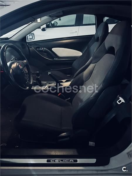 Usado Toyota Celica 143 CV (105 kW) 2003 Blanco Coupe