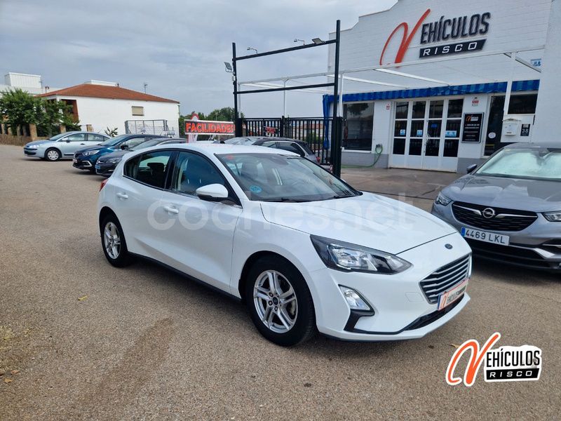 Blanco Usado 2021 Ford Focus Trend Berlina | 14.900 € (Precio justo) - Imagen 1/4