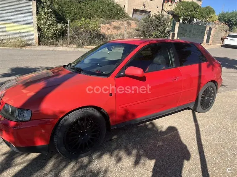 Usado Audi A3 Ambiente 110 CV (80 kW) 1997 Rojo Utilitario