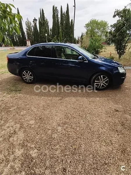 Usado VW Jetta Advance 140 CV (102 kW) 2007 Azul Berlina