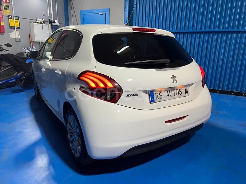 Usado Peugeot 208 Style 82 CV (60 kW) 2018 Blanco Utilitario
