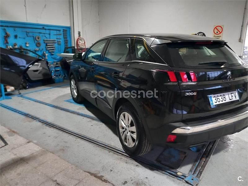 Usado Peugeot 3008 Style 130 CV (95 kW) 2020 Negro SUV