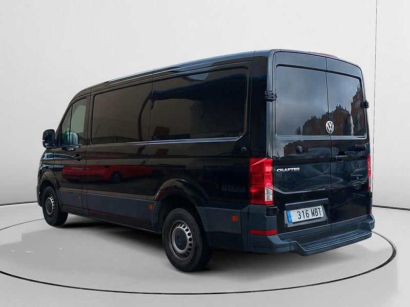 Usado VW Crafter 102 CV (75 kW) 2022 Negro Van