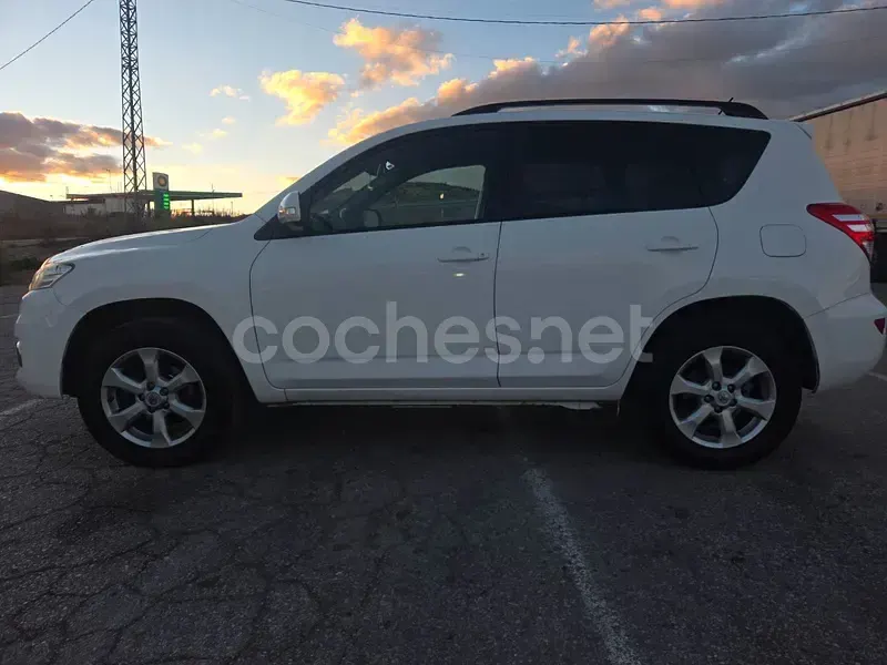 Usado Toyota RAV4 Advance 150 CV (110 kW) 2011 Blanco SUV