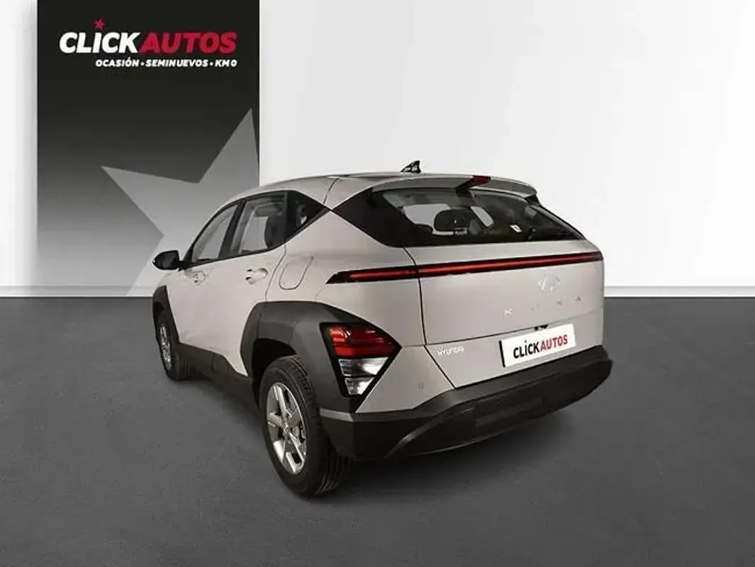 Usado Hyundai Kona 120 CV (88 kW) 2024 Gris SUV