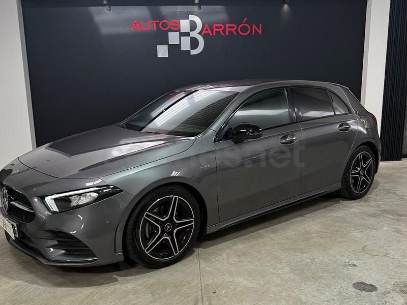 Usado Mercedes A180 116 CV (85 kW) 2021 Gris / plata Berlina