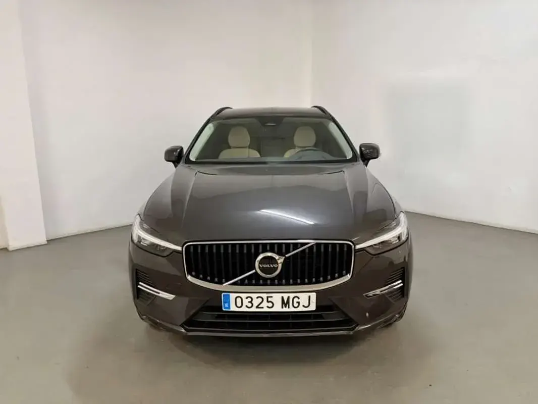 Usado Volvo XC60 Core 197 CV (144 kW) 2023 Gris SUV