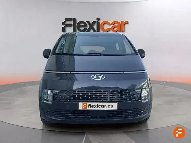 Usado Hyundai Staria 177 CV (130 kW) 2023 Gris Monovolumen