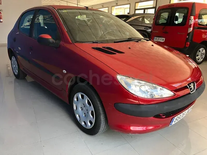 Usado Peugeot 206 75 CV (55 kW) 2006 Granate Berlina