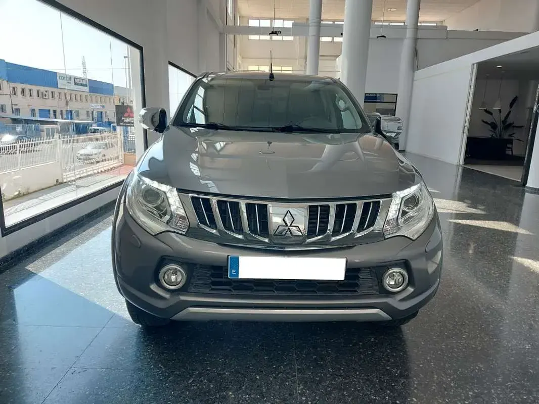 Usado Mitsubishi L200 181 CV (133 kW) 2016 Gris Pickup/Camioneta