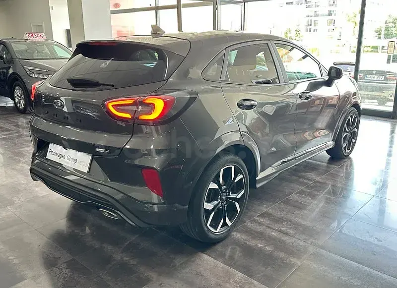 Usado Ford Puma ST-Line X 155 CV (114 kW) 2021 Gris / plata SUV