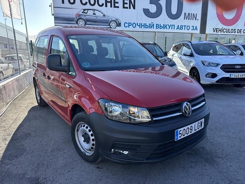 Usado VW Caddy 102 CV (75 kW) 2020 Rojo metalico Monovolumen