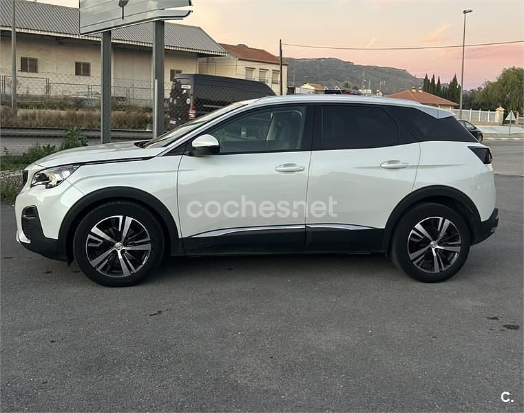 Usado Peugeot 3008 Allure 130 CV (95 kW) 2018 Blanco SUV