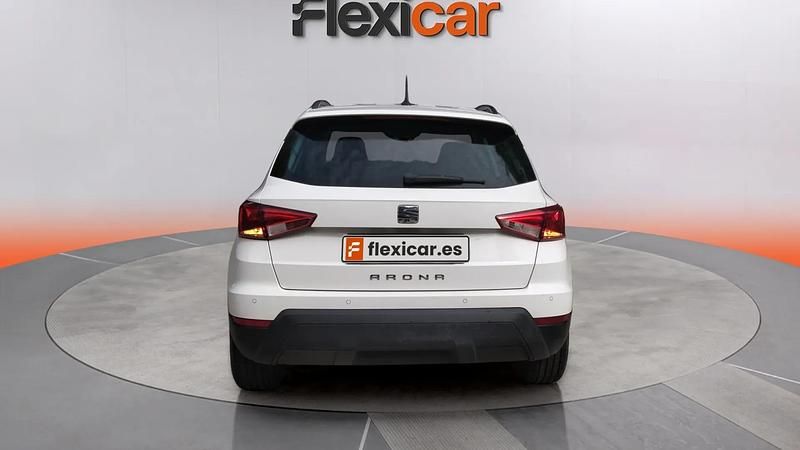 Usado Seat Arona Style 95 CV (69 kW) 2019 Blanco SUV