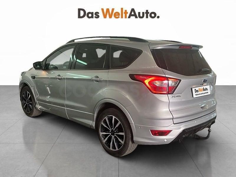 Usado Ford Kuga ST-Line 150 CV (110 kW) 2018 Gris / plata SUV