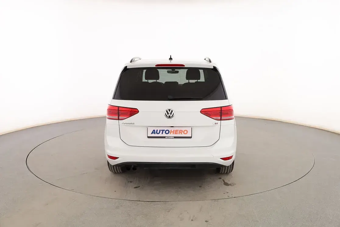 Usado VW Touran Advance 150 CV (110 kW) 2016 Blanco Monovolumen