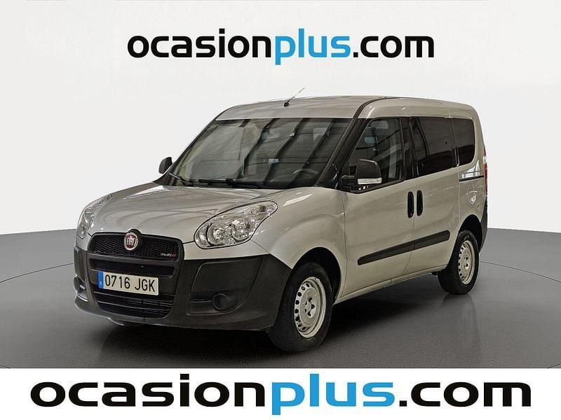 Usado Fiat Doblò Active 90 HP (66 kW) 2015 Cinzento Monovolume