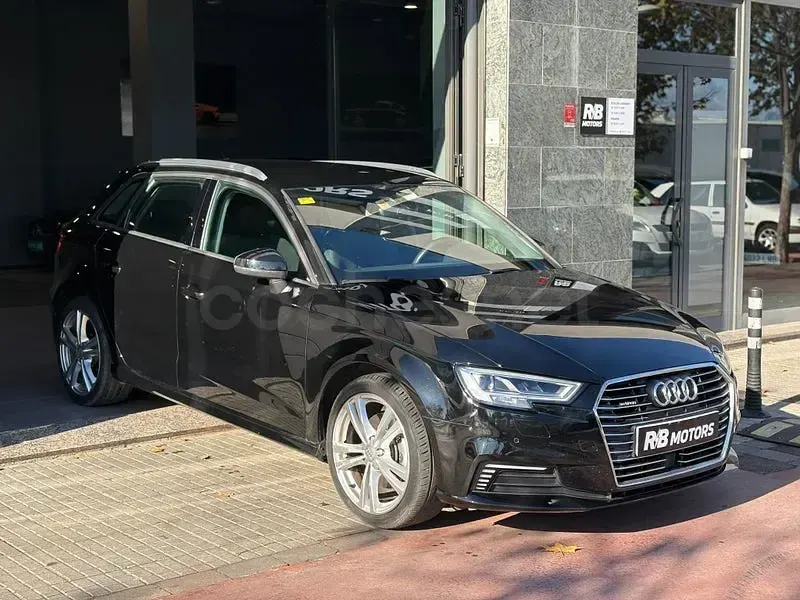 Usado Audi e-tron Advanced 204 CV (150 kW) 2020 Negro SUV