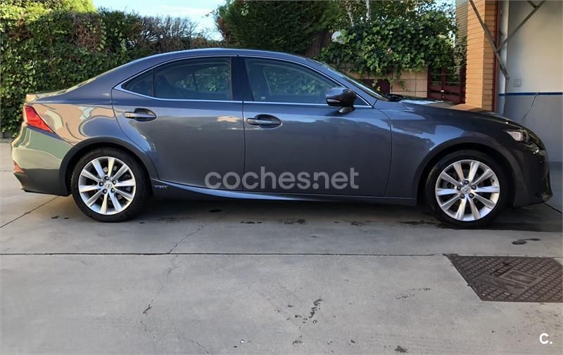 Usado Lexus IS300h 223 CV (164 kW) 2013 Gris / plata Berlina