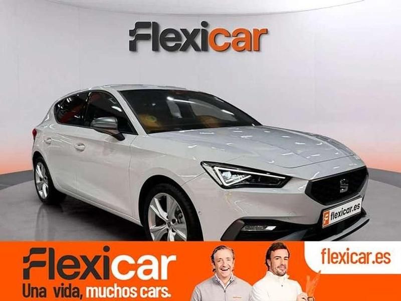 Usado Seat Leon FR 150 CV (110 kW) 2025 Blanco Berlina