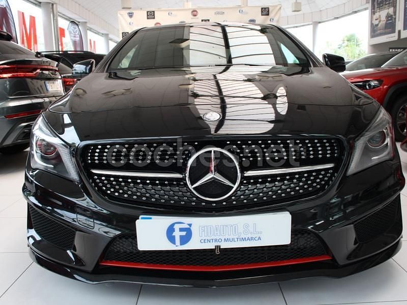 Usado Mercedes CLA220 AMG line 177 CV (130 kW) 2015 Negro Berlina