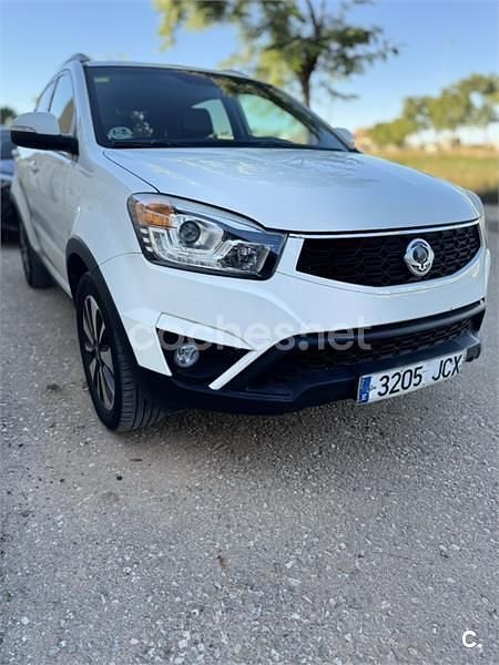 Blanco Usado 2015 Ssangyong (KGM) Korando Limited SUV | 9500 € (Buen precio) - Imagen 1/4