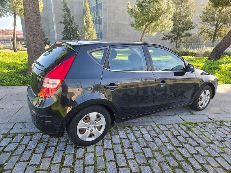 Usado Hyundai i30 Style 115 CV (84 kW) 2010 Gris / plata Berlina