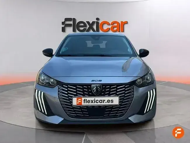 Usado Peugeot 208 Allure 100 CV (73 kW) 2025 Gris Utilitario