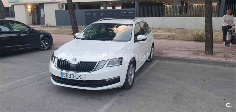 Blanco Usado 2020 Skoda Octavia Familiar | 11.800 € (Precio justo) - Imagen 1/4