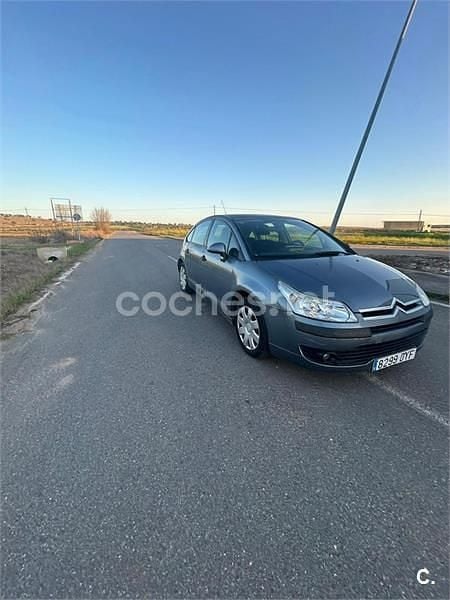 Usado Citroën C4 92 CV (67 kW) 2006 Azul Berlina