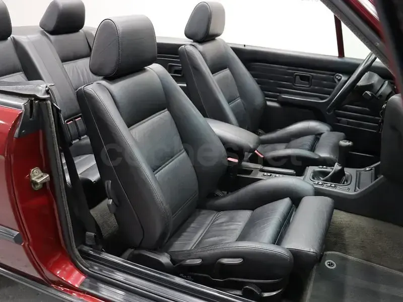 Usado BMW 318 Cabriolet 115 CV (84 kW) 1993 Granate Descapotable