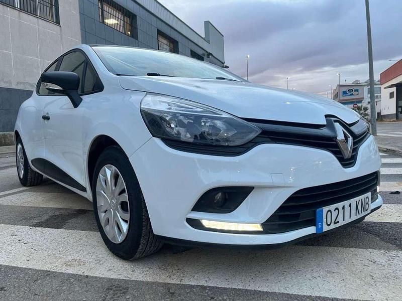 Blanco Usado 2018 Renault Clio IV Business Utilitario | 8500 € (Precio justo) - Imagen 1/4