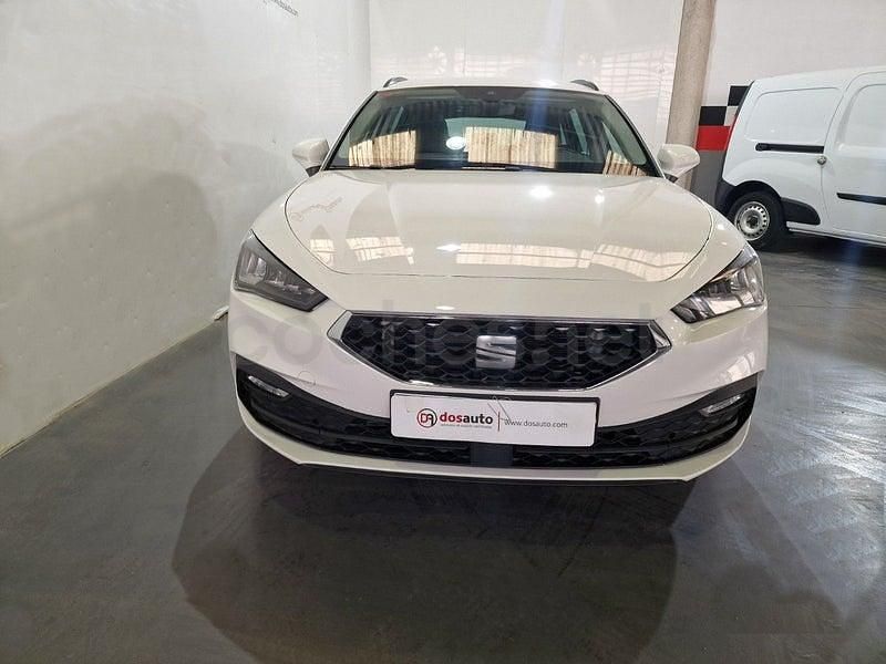 Usado Seat Leon Style 150 CV (110 kW) 2021 Blanco Familiar